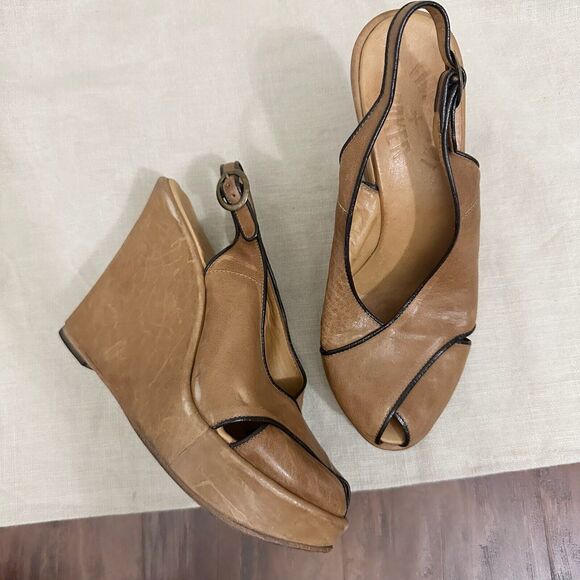 FIORENTINI + Baker Peep-Toe Wedge Slingback Sandals in Tan Leather - Picture 3 of 12